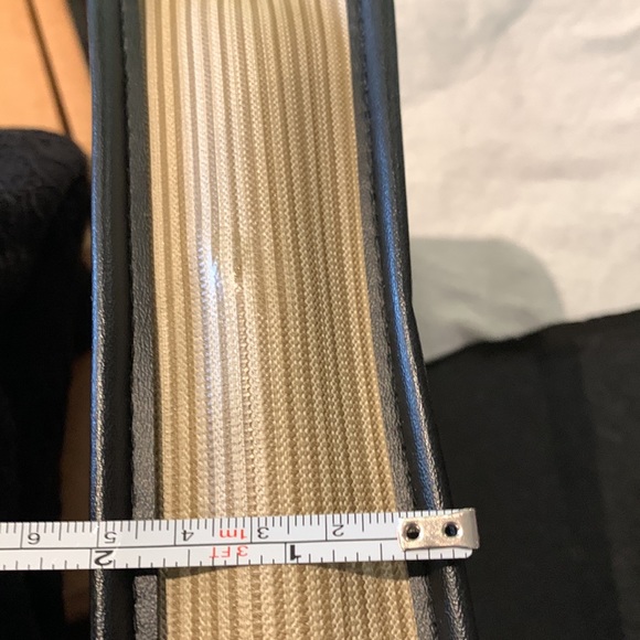 Authentic Fendi makeup bag - Picture 12 of 13